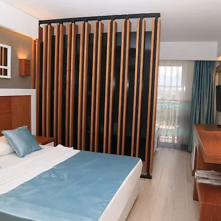 Lavia 4* Kemer