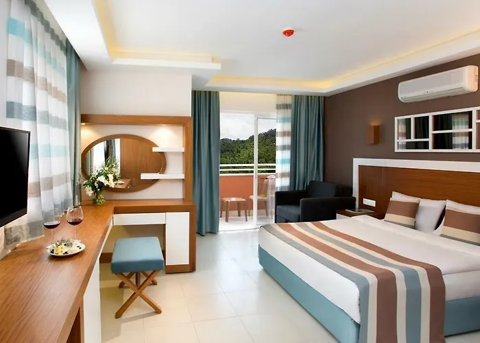 Lavia Hotel