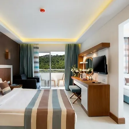 Lavia 4*
