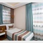 Lavia Hotel 4*