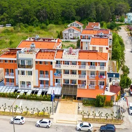 Hotel Lavia 3*