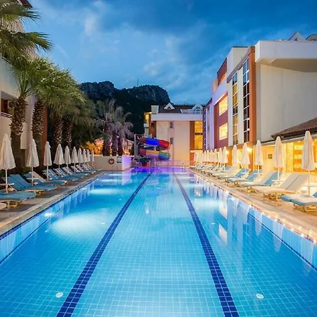 Lavia Hotel