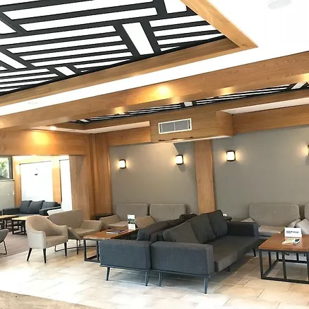 Hotel Lavia 3*