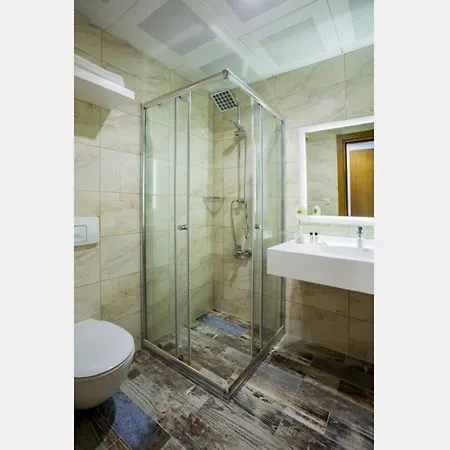 Hotel Lavia 3*
